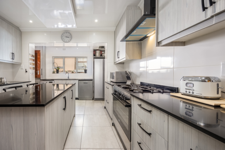 4 Bedroom Property for Sale in Belhar Western Cape